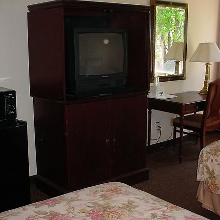 Rodeway Inn مونتغومري الغرفة الصورة